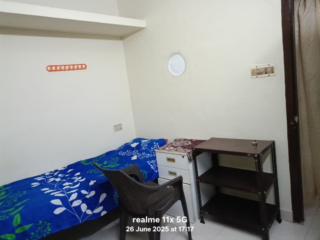 Single Room - Mens PG Trivandrum